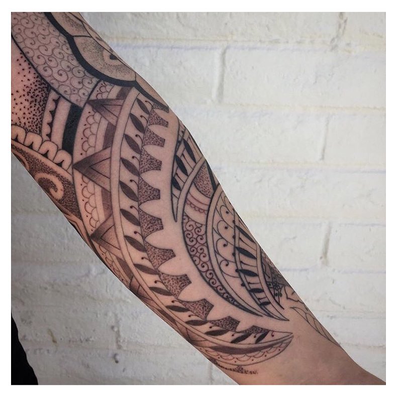 Full Circle Tattoo