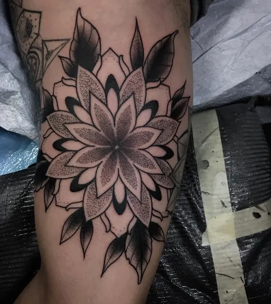 Full Circle Tattoo