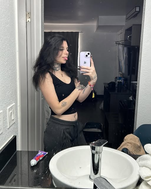 lizzz_16