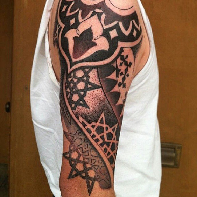 Full Circle Tattoo