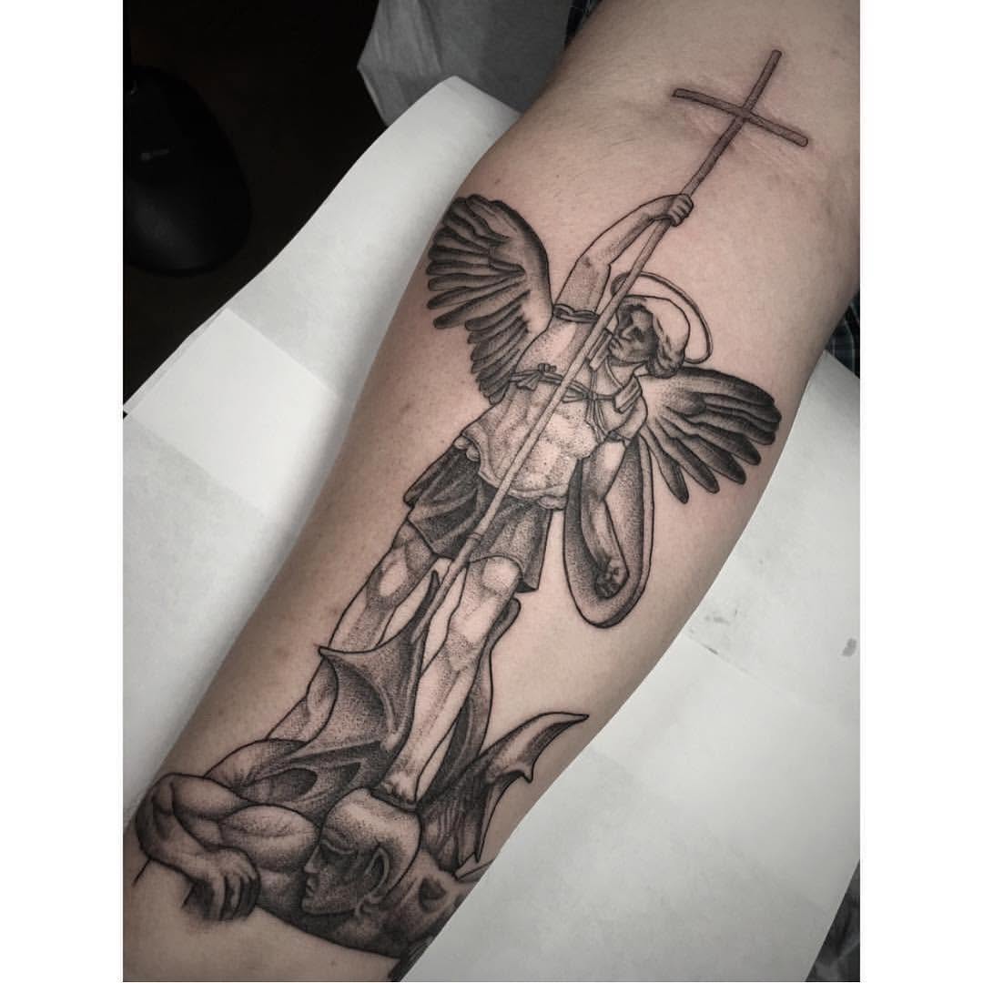 Full Circle Tattoo