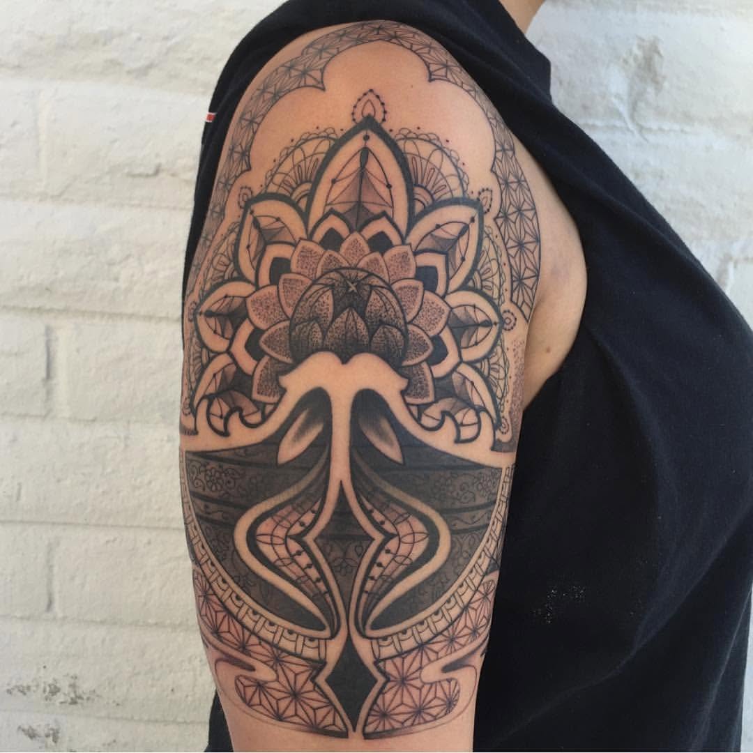 Full Circle Tattoo