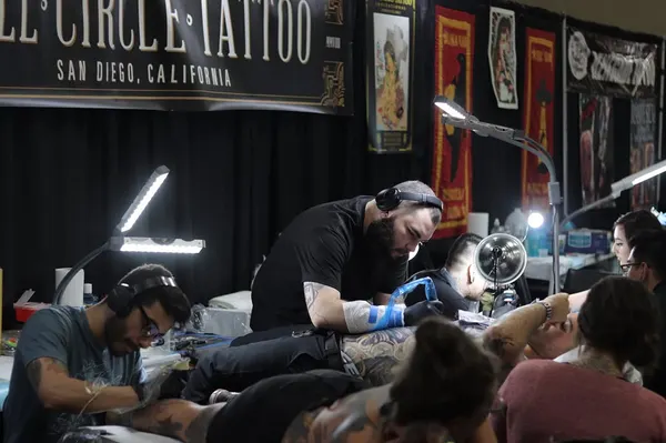 Full Circle Tattoo