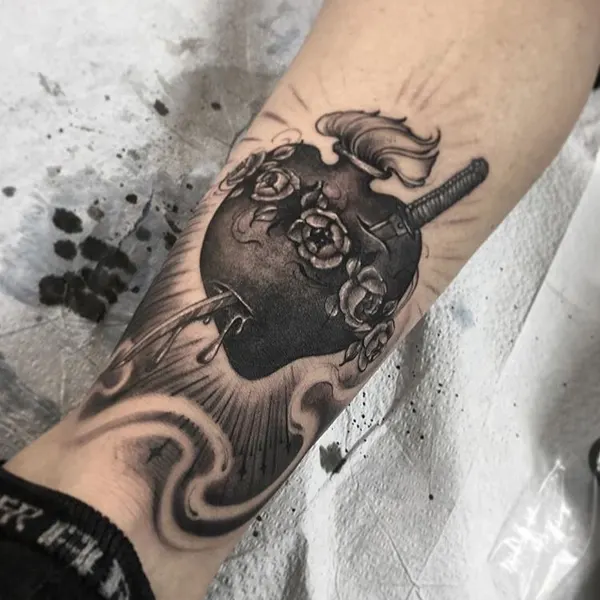 Full Circle Tattoo