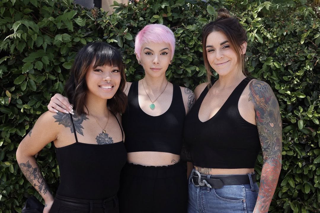 Full Circle Tattoo