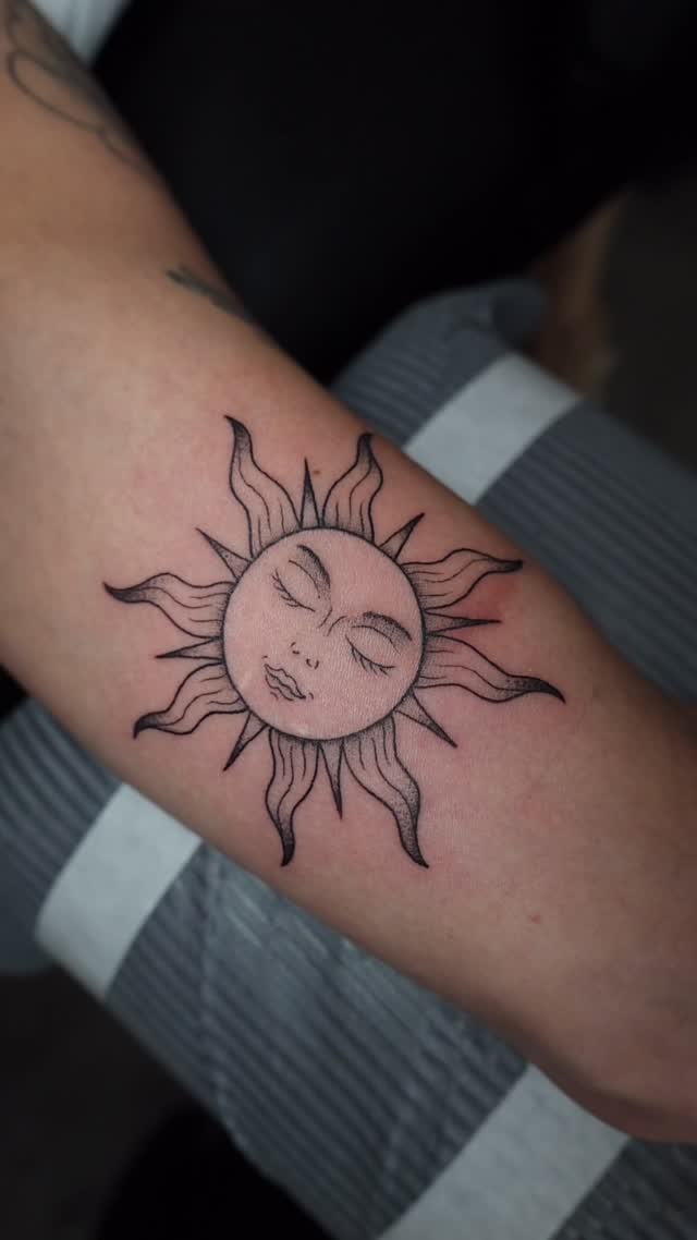 Full Circle Tattoo