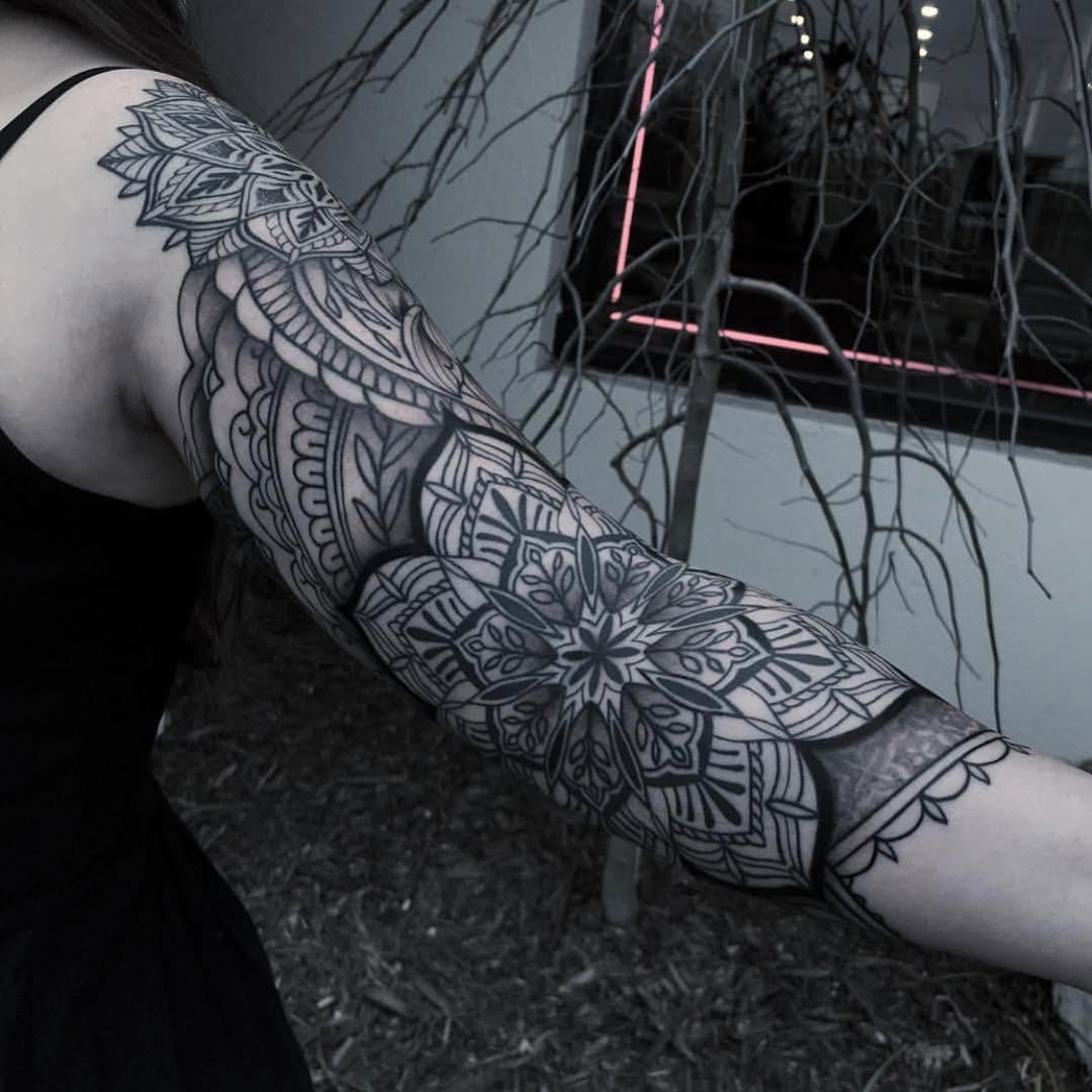 Ink and Dagger Tattoo