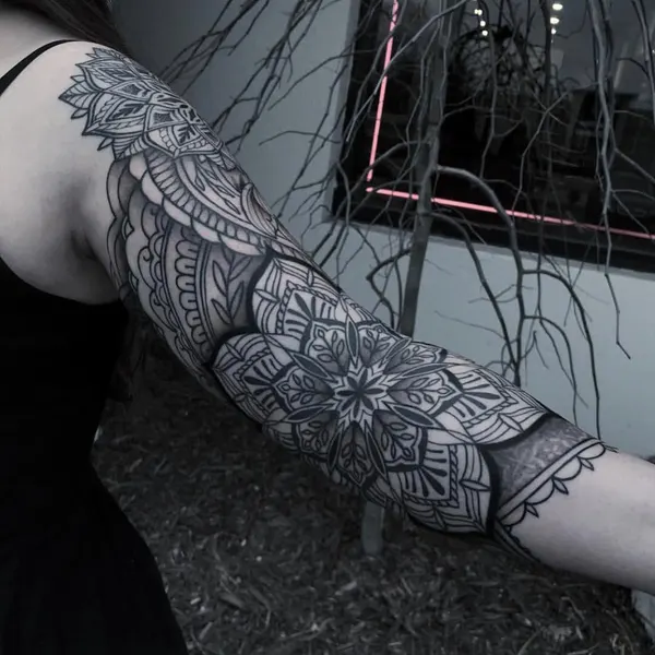 Ink and Dagger Tattoo
