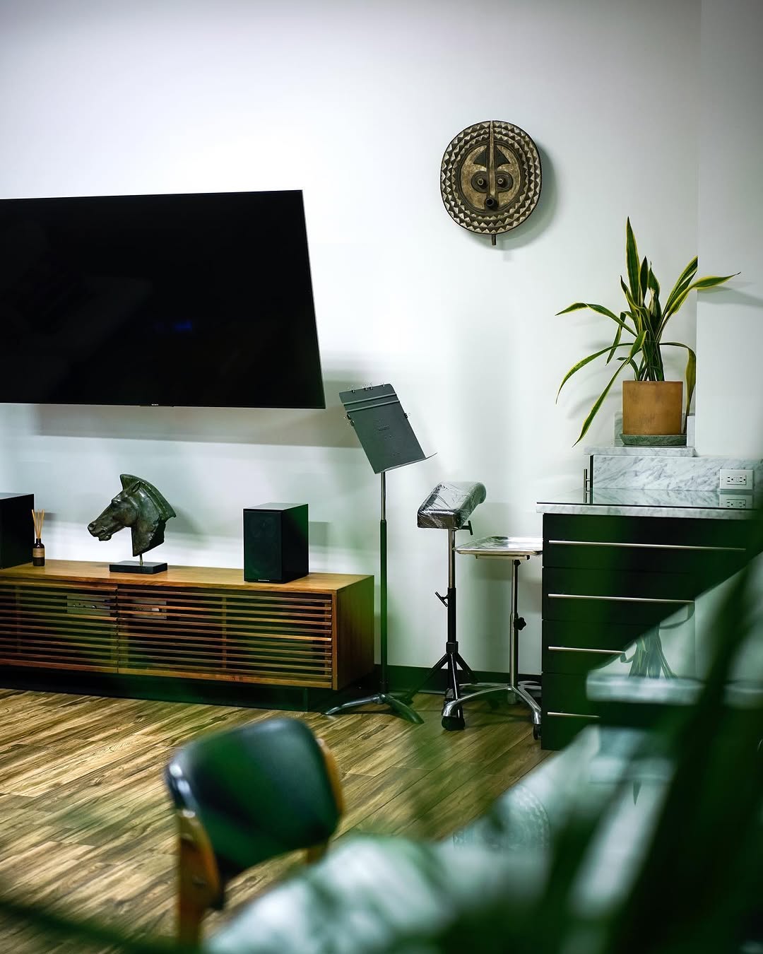 hous_studios