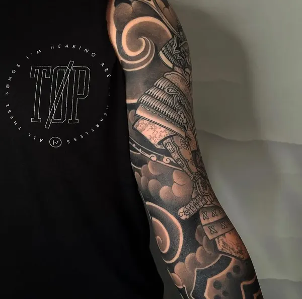 Full Circle Tattoo
