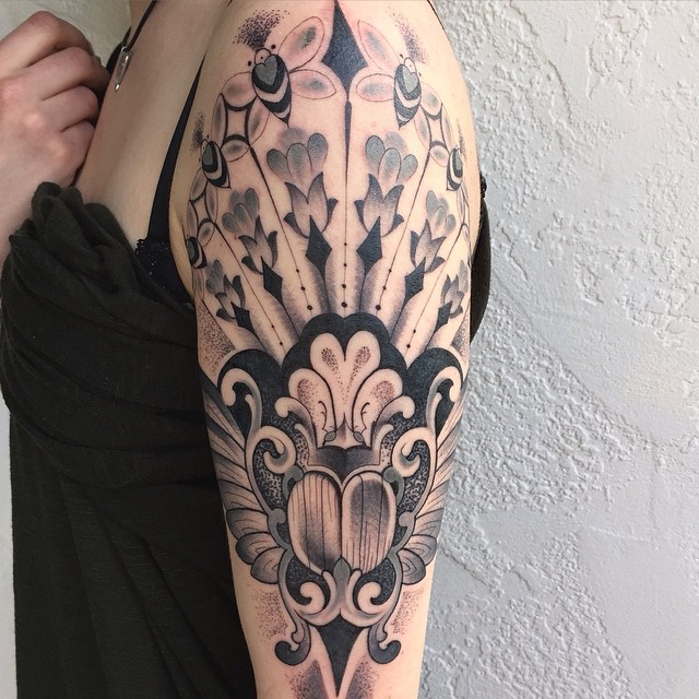 Full Circle Tattoo
