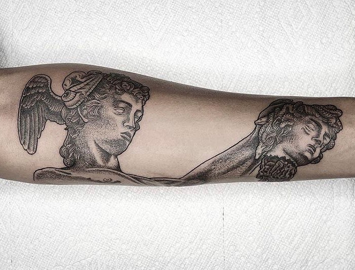 Full Circle Tattoo