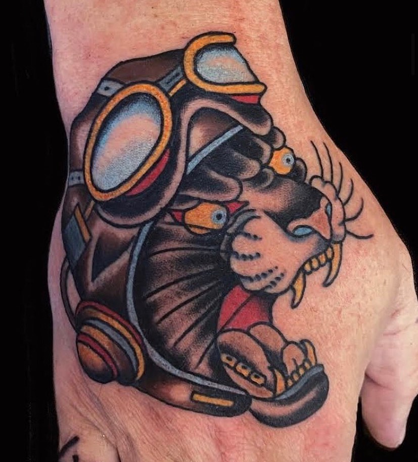 Full Circle Tattoo