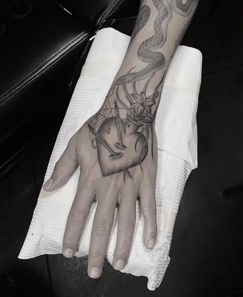 Full Circle Tattoo