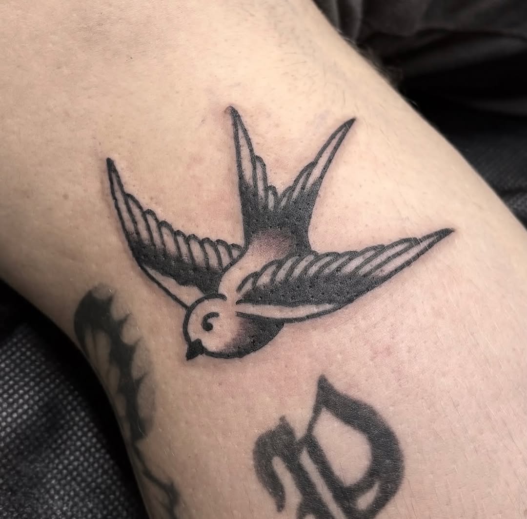 Full Circle Tattoo