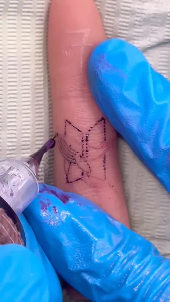 tattooist_arar