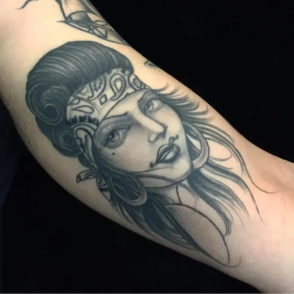 Full Circle Tattoo