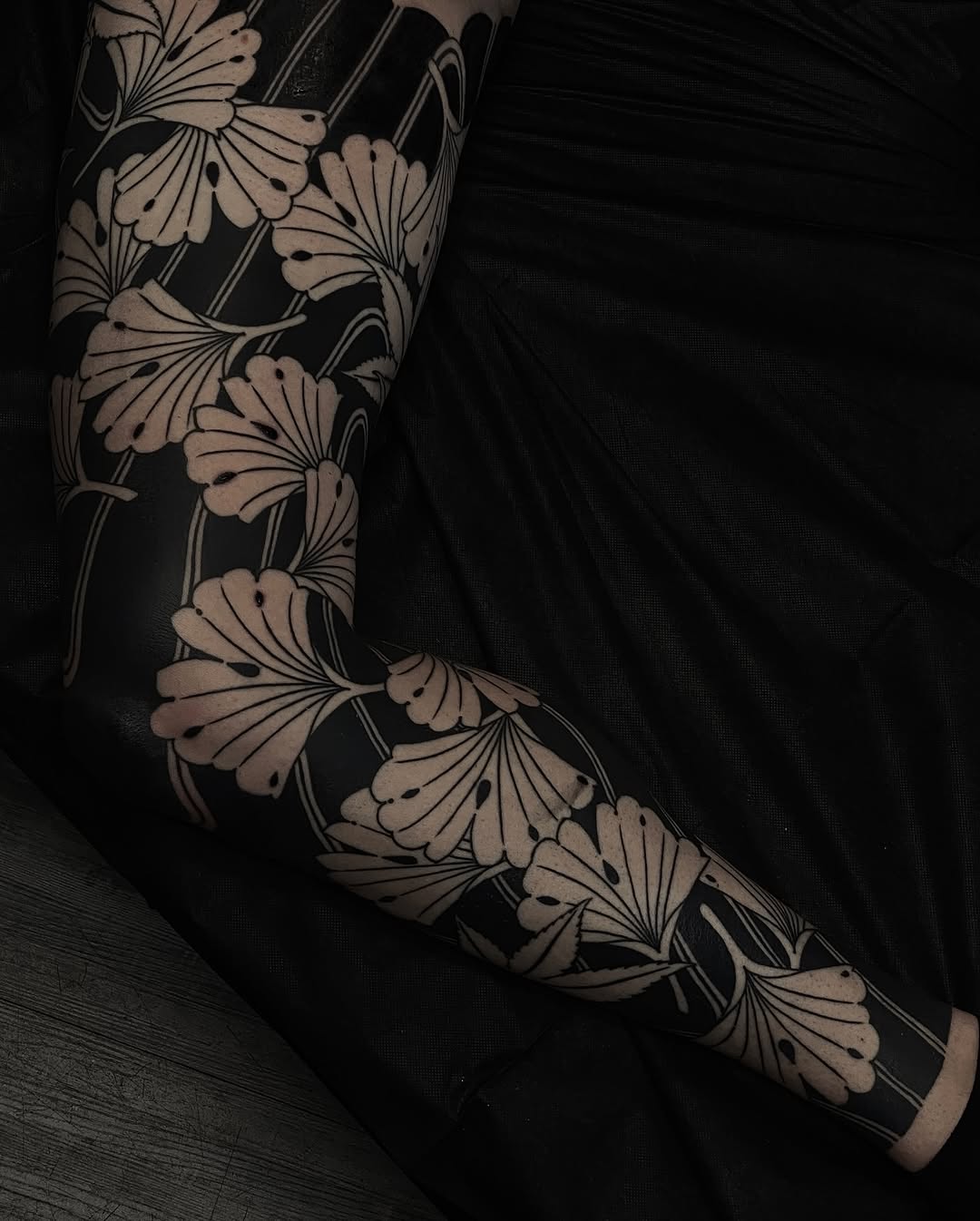 black_casket