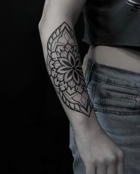 Ink and Dagger Tattoo