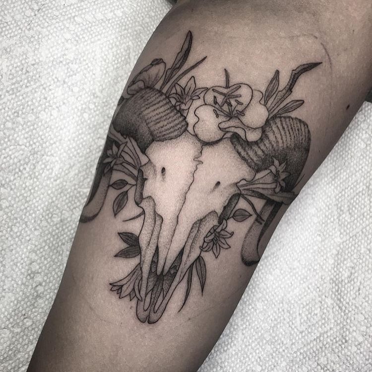 Full Circle Tattoo