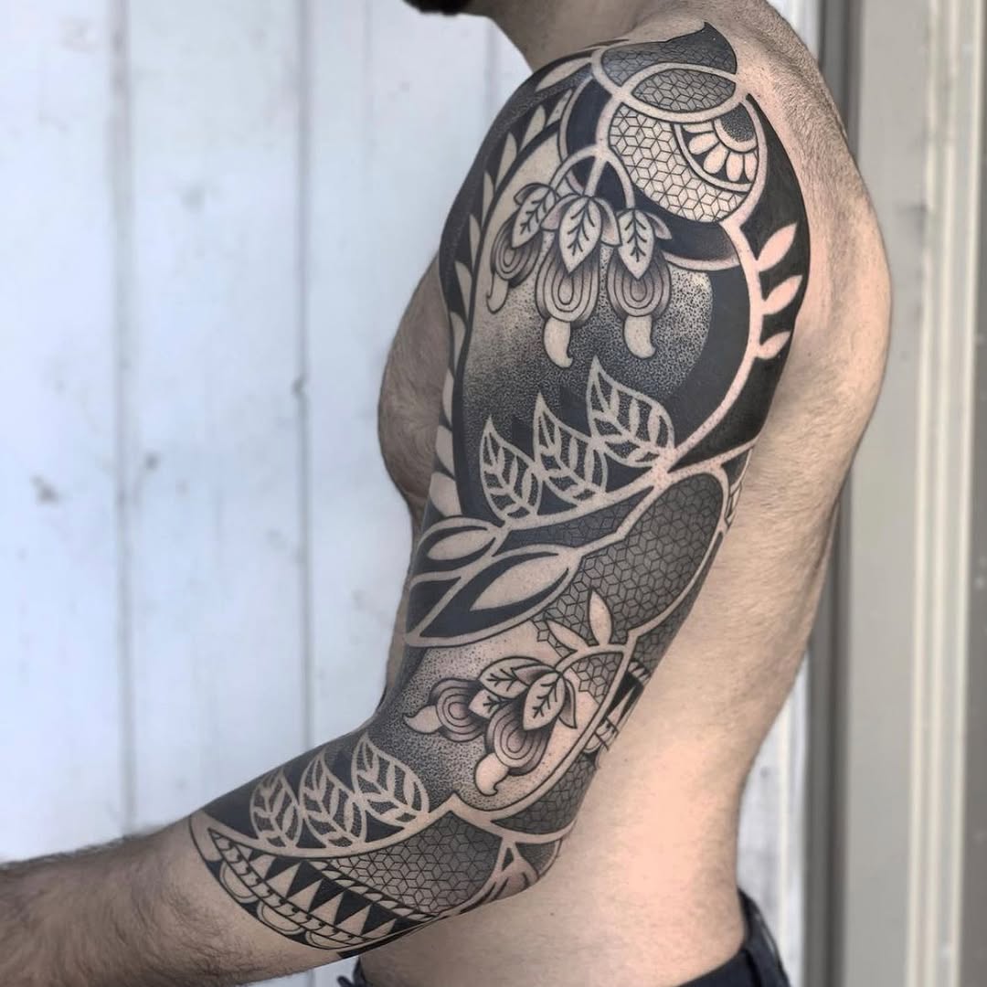 Full Circle Tattoo