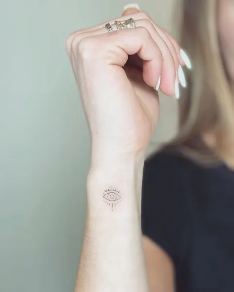 Mini, Lettering