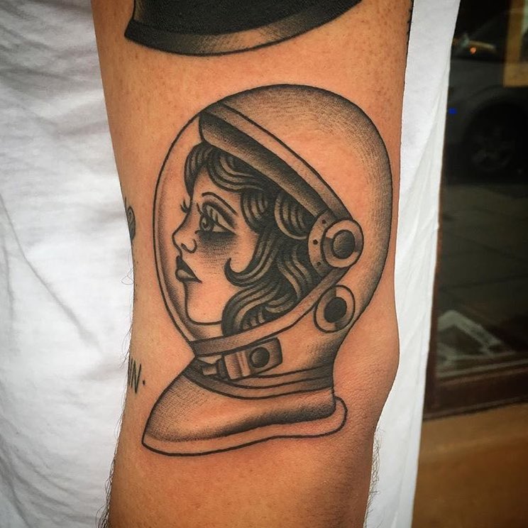 Full Circle Tattoo