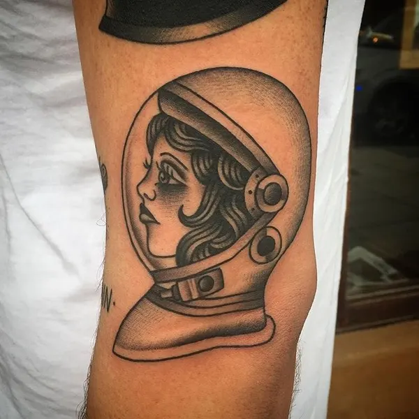 Full Circle Tattoo