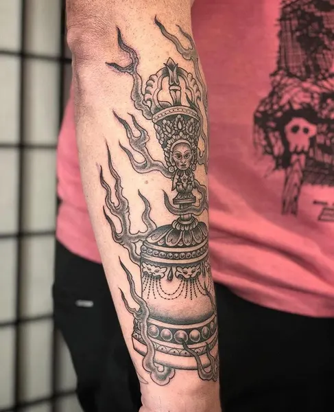 Full Circle Tattoo