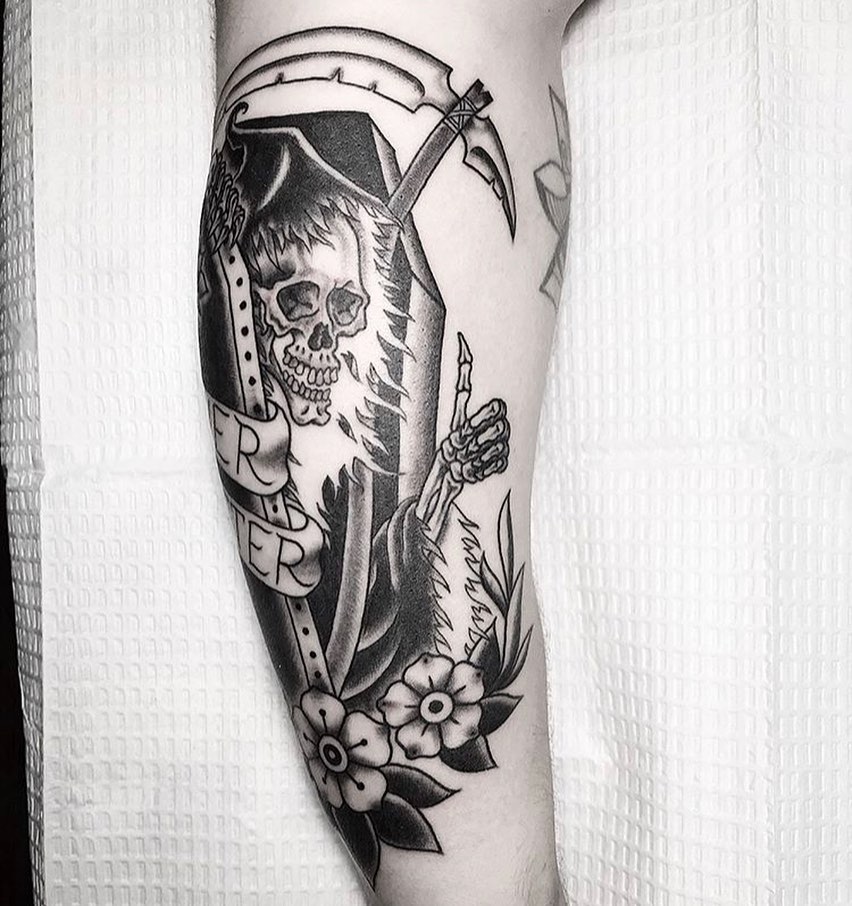 Full Circle Tattoo