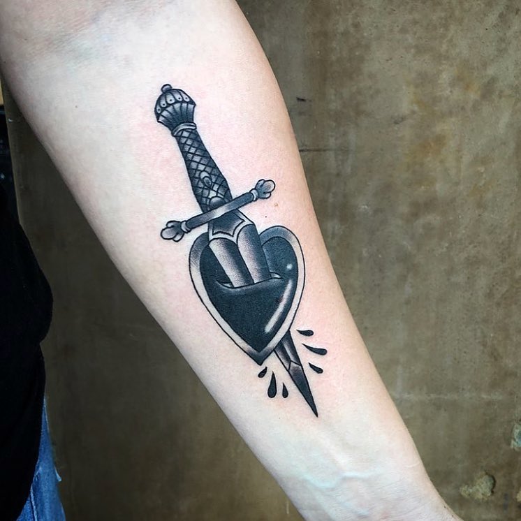Full Circle Tattoo