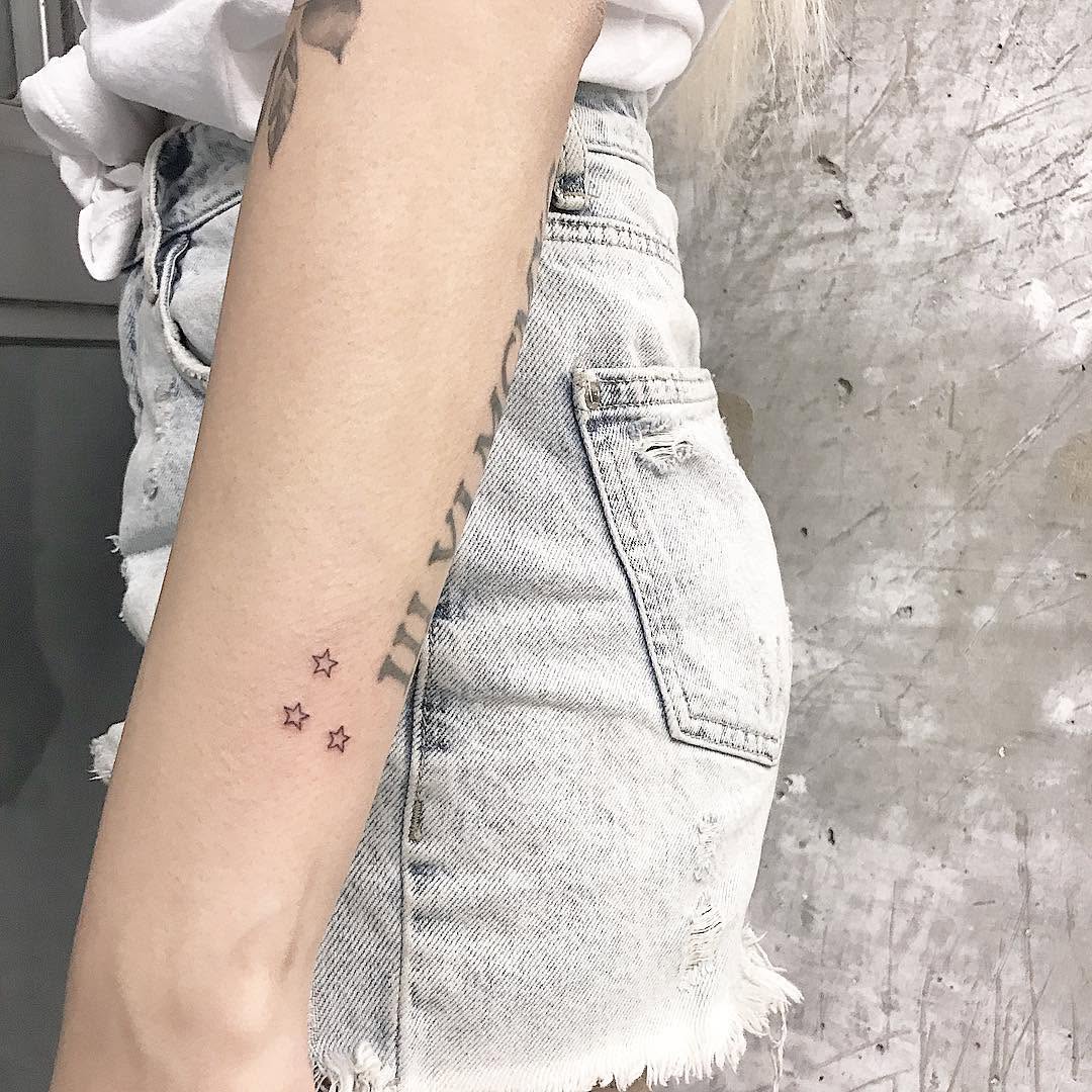 Flower, Lettering
