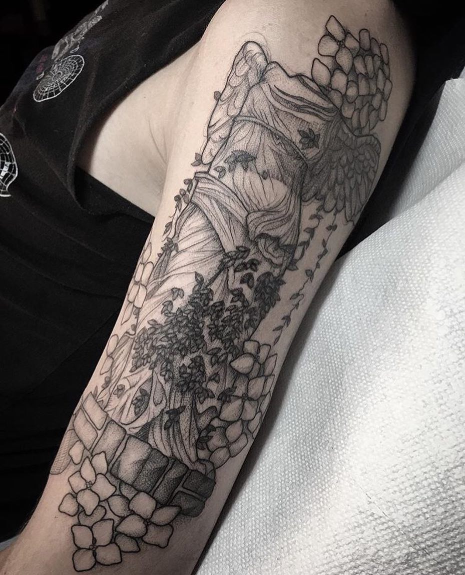 Full Circle Tattoo