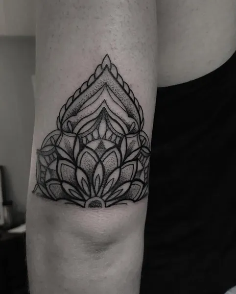 Ink and Dagger Tattoo