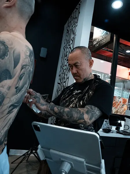 Robert Pho