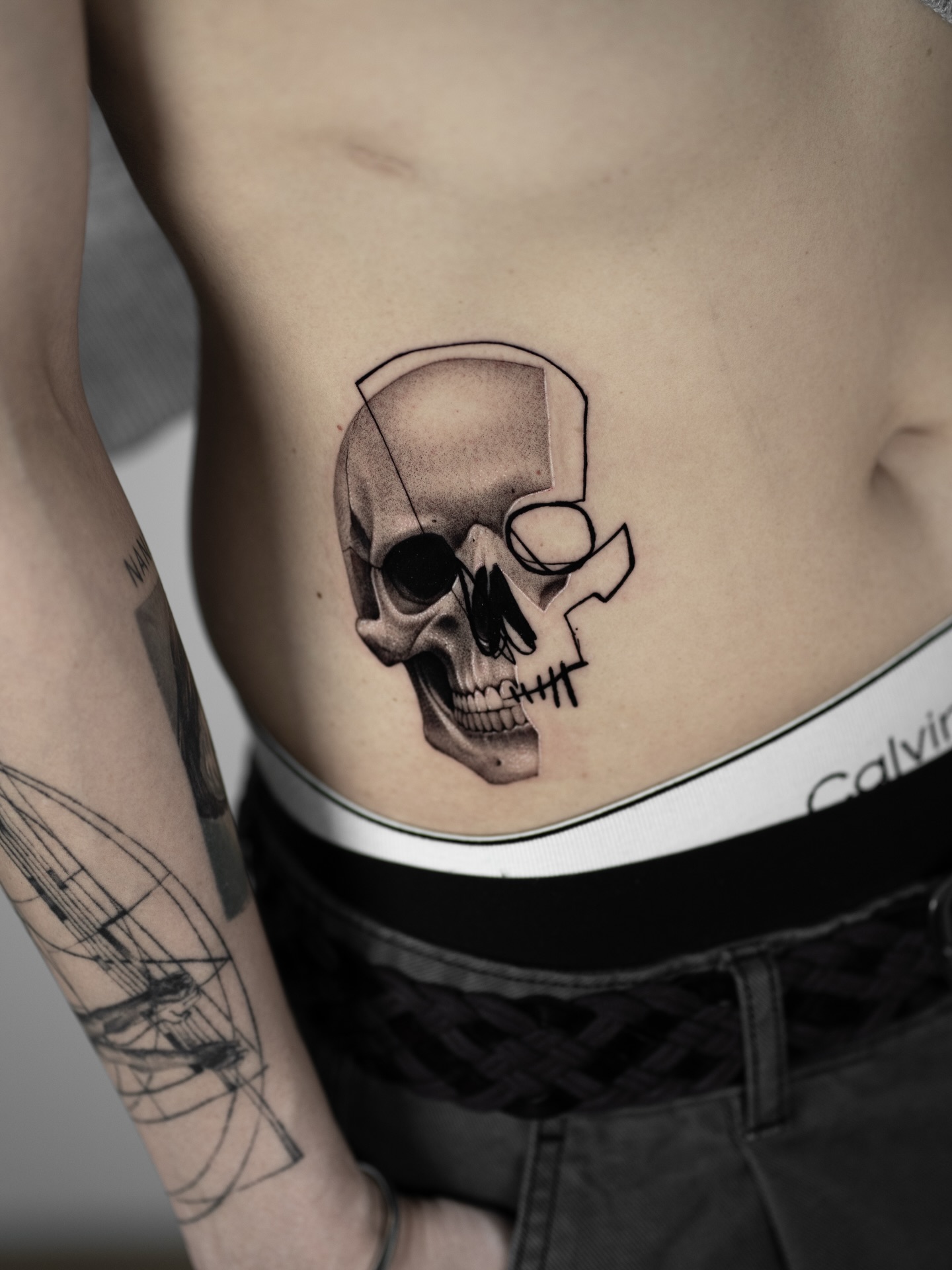 black.minimal.tattoo