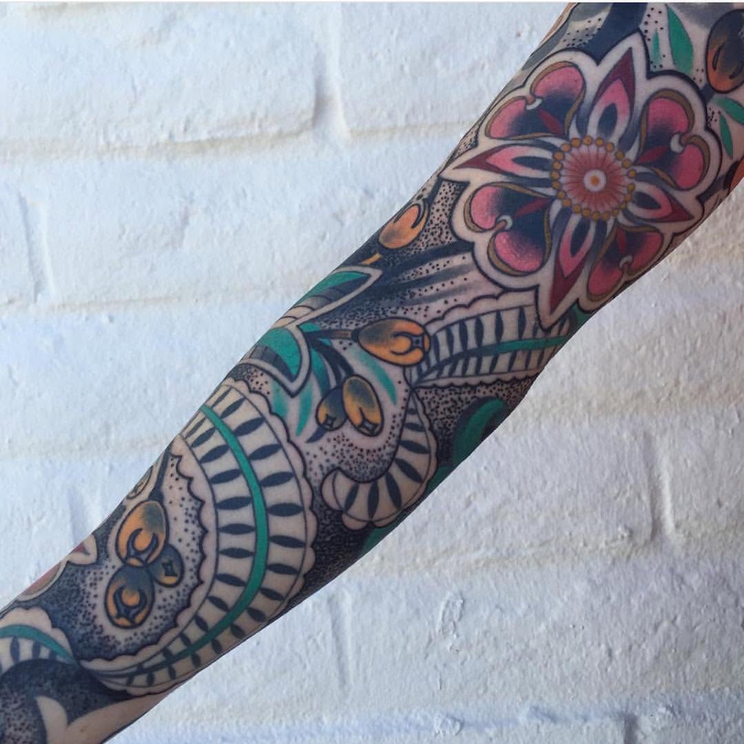 Full Circle Tattoo