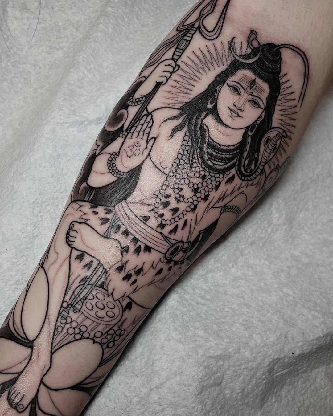 Ink and Dagger Tattoo