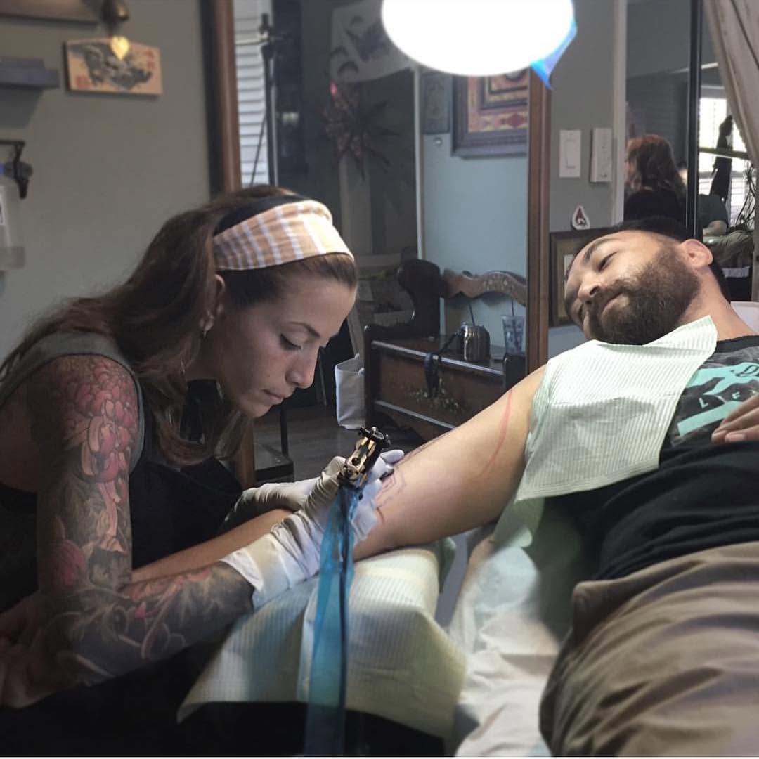 Full Circle Tattoo