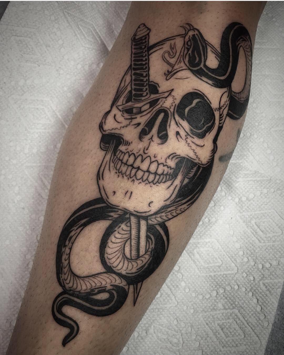Full Circle Tattoo