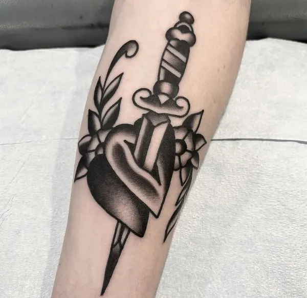 Full Circle Tattoo