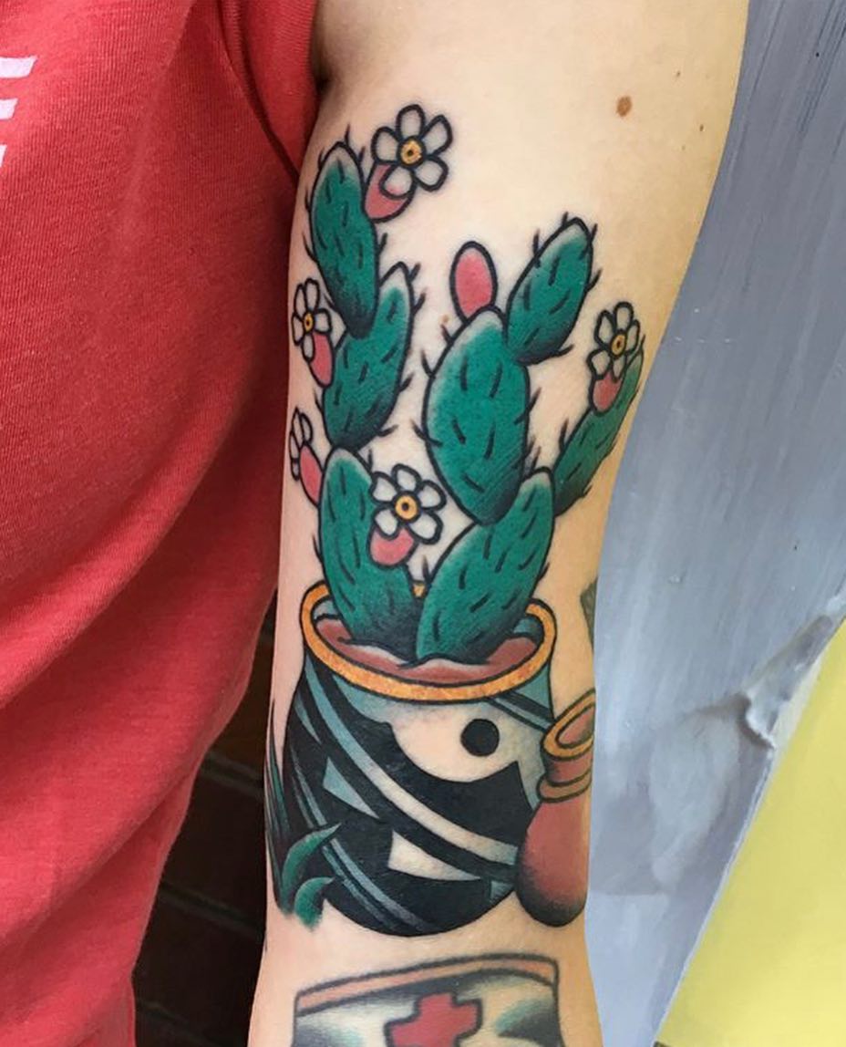 Full Circle Tattoo