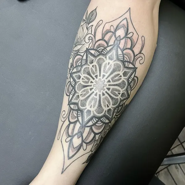 laurablacktattoo