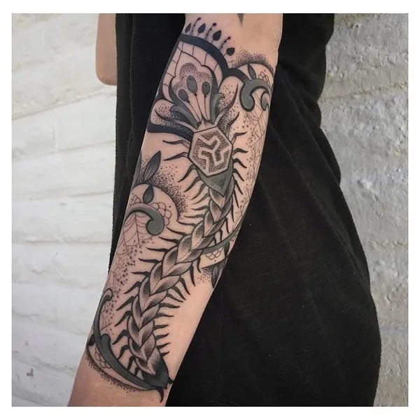 Full Circle Tattoo