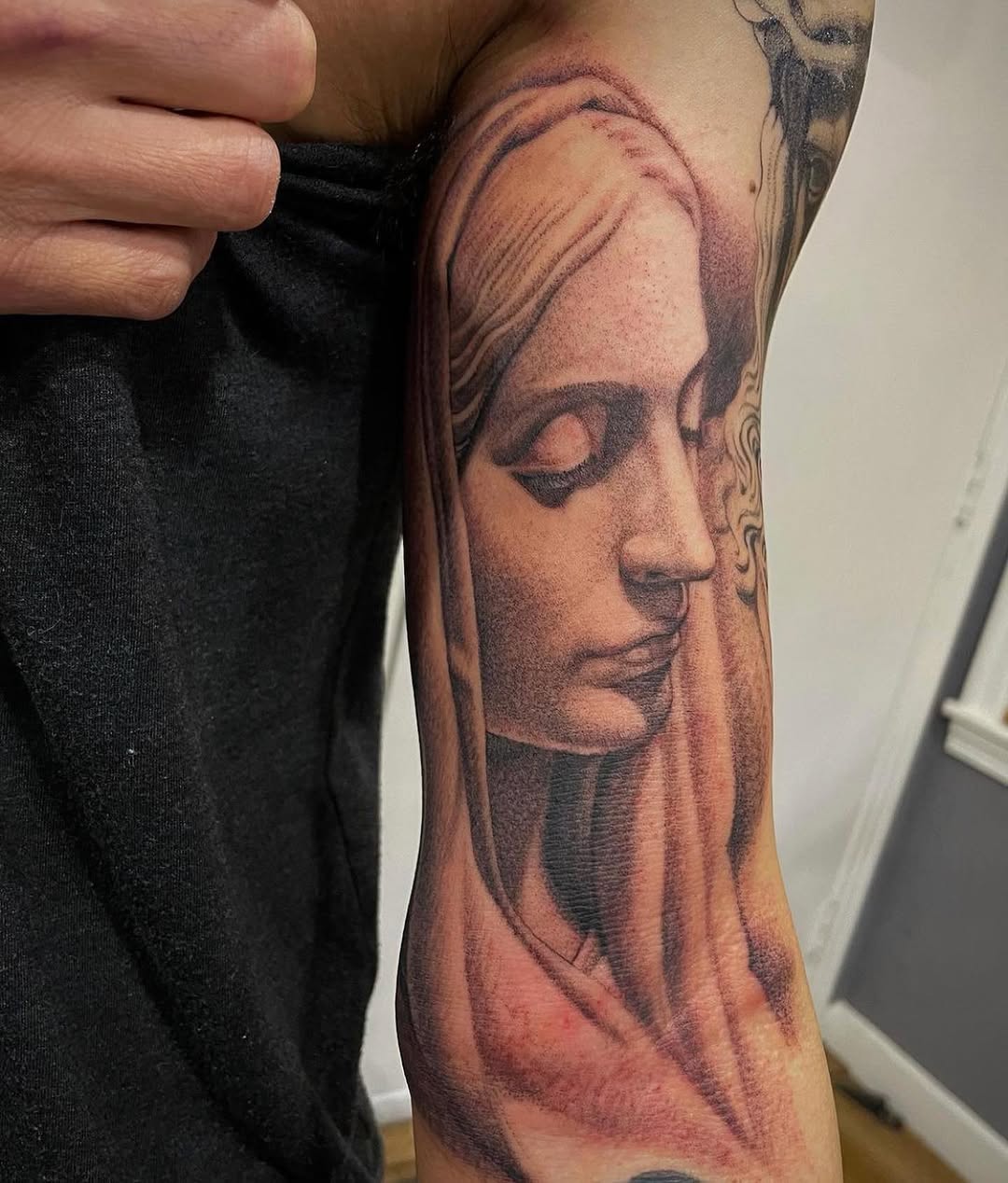 Full Circle Tattoo