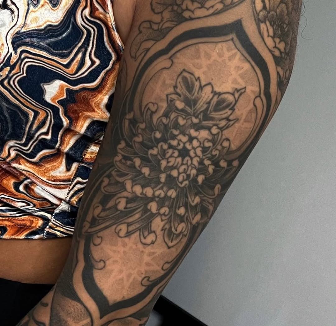Full Circle Tattoo