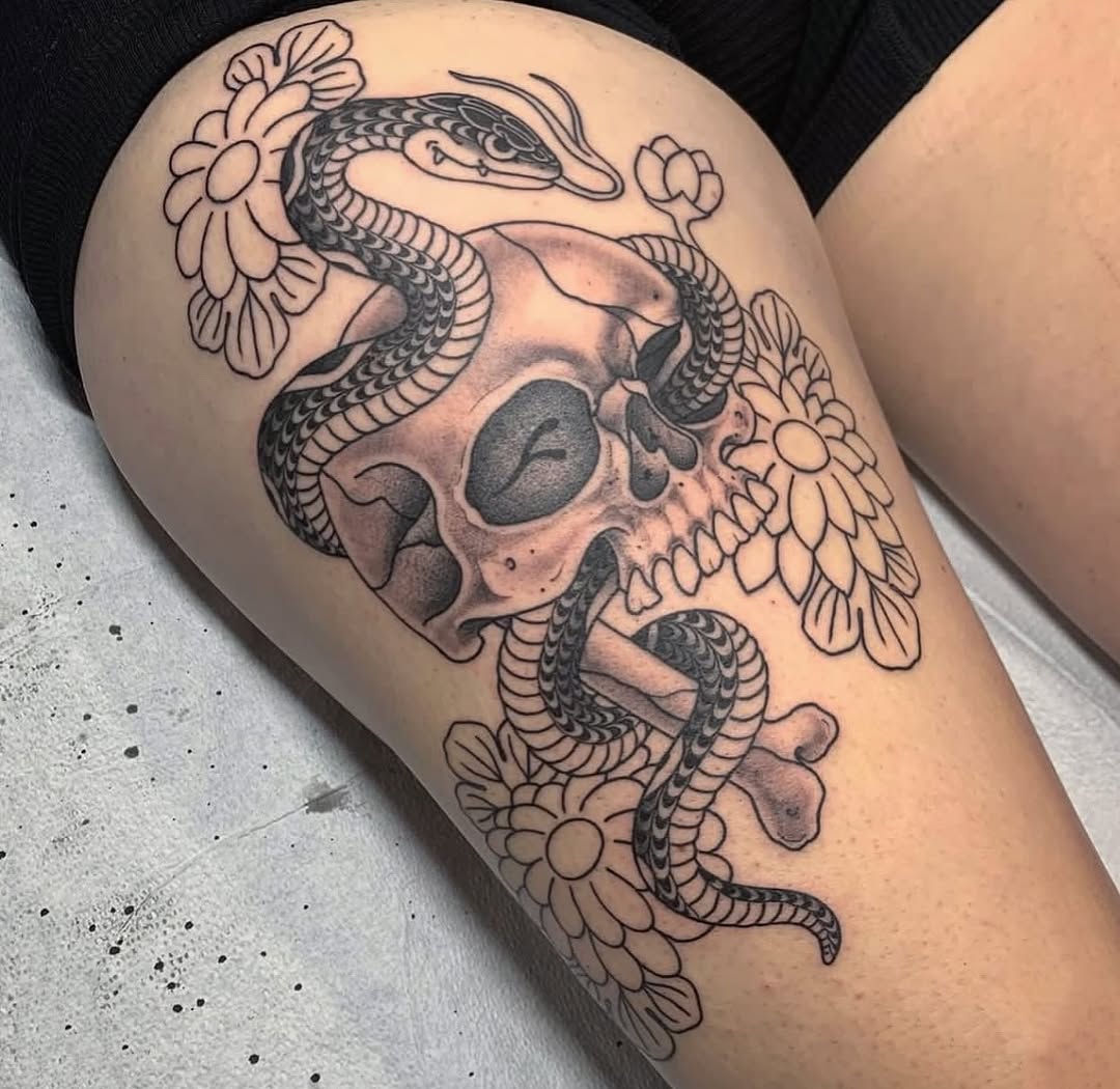 Full Circle Tattoo