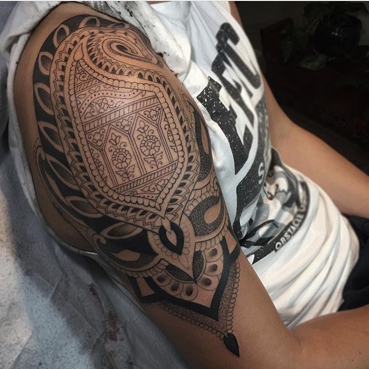 Full Circle Tattoo