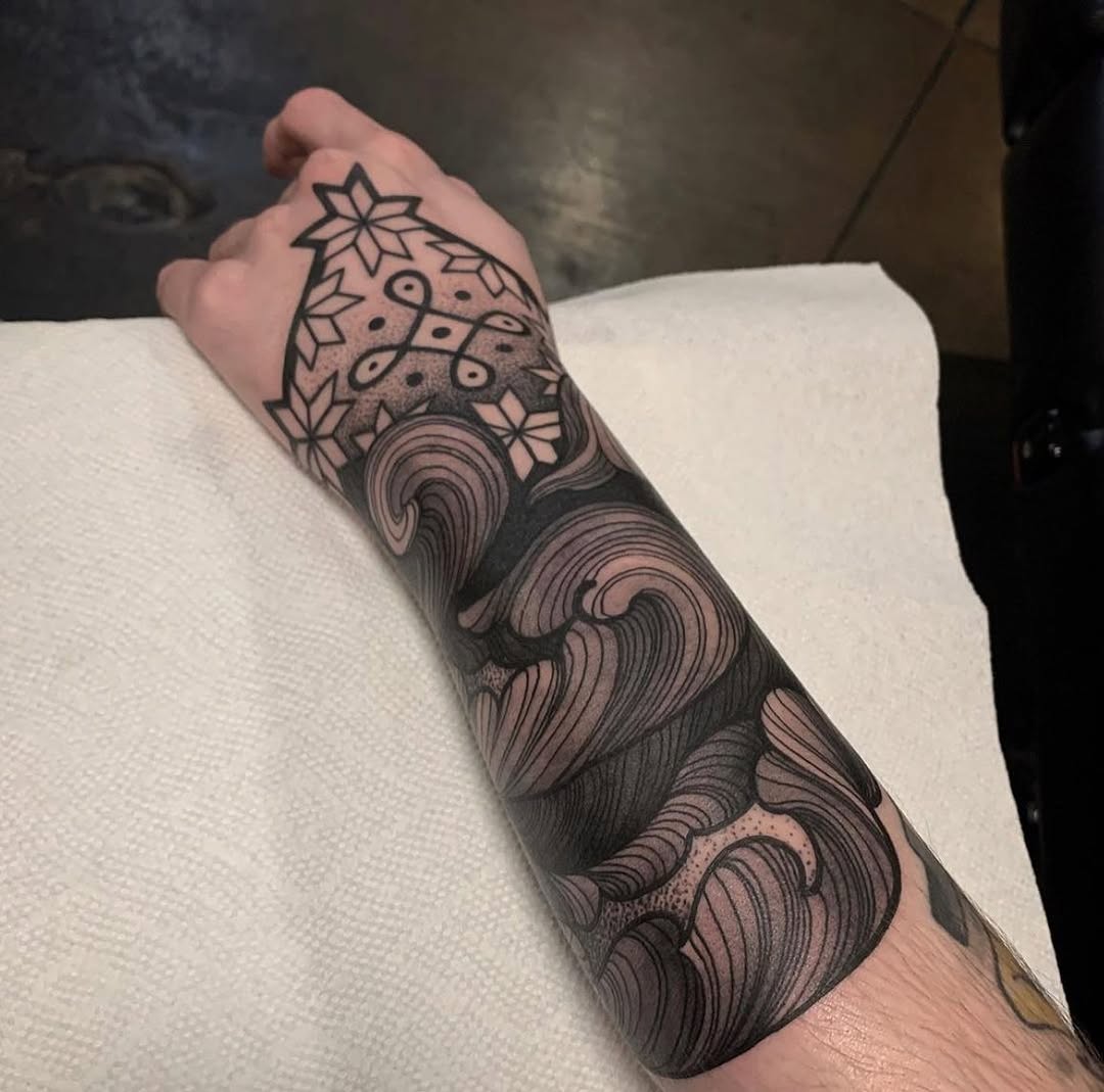 Full Circle Tattoo