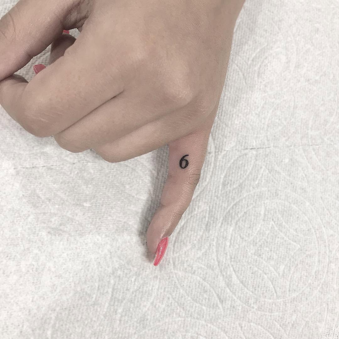 Mini, Lettering